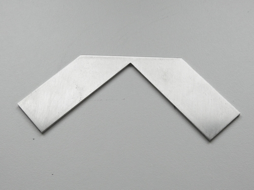 Schnittschablone für die Ecke aus Edelstahl 1-1,5 mm